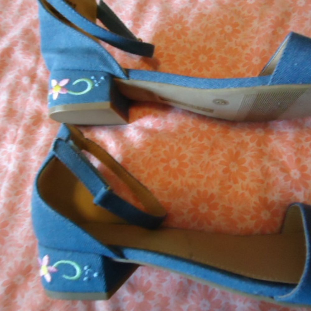 American Eagle NEW floral sandal w/ankle strap ladies sz 9 or girls 6 - Picture 4 of 7